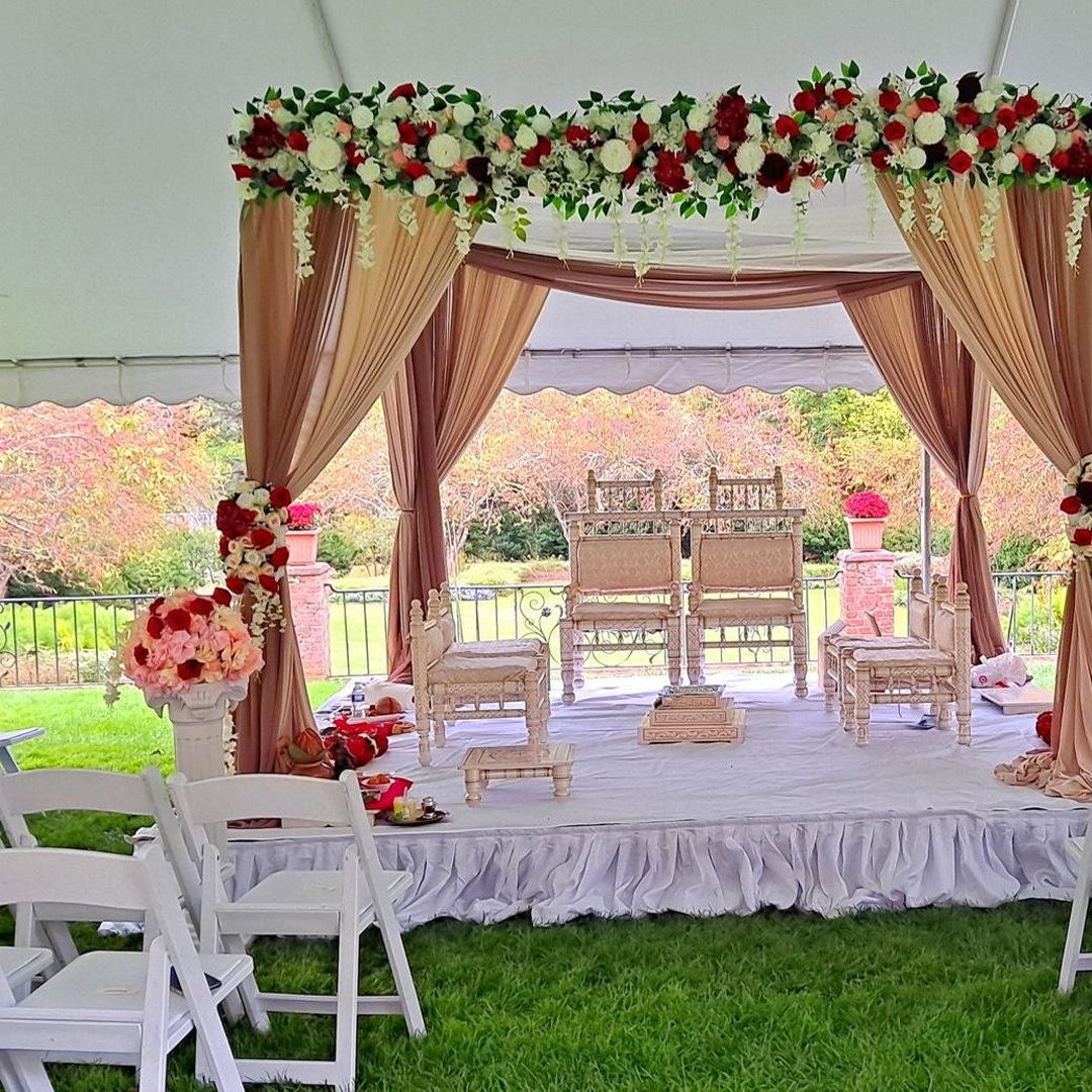 Furniture Rental in Amstoria